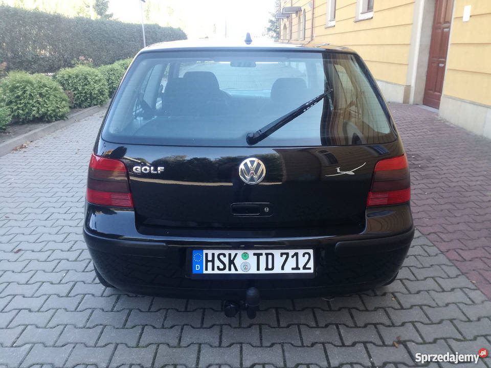 Volkswagen Golf 4 14 Benzyna Czarny Klima immobilizer Samochody osobowe Zamość sprzedam