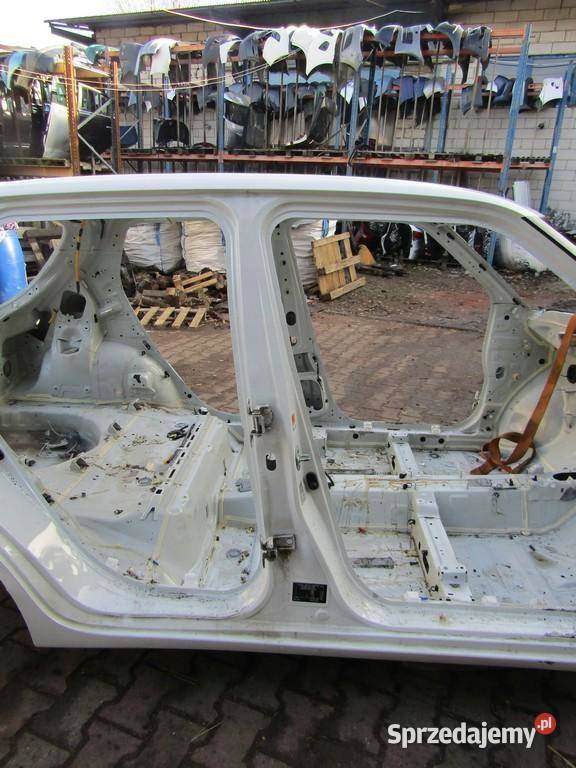 PRÓG SŁUPEK PRAWY BOK SUZUKI SWIFT VI MK8