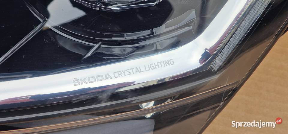 SKODA SUPERB III LIFT 3V1 REFLEKTOR LEWY FULL osobowe Kargowa