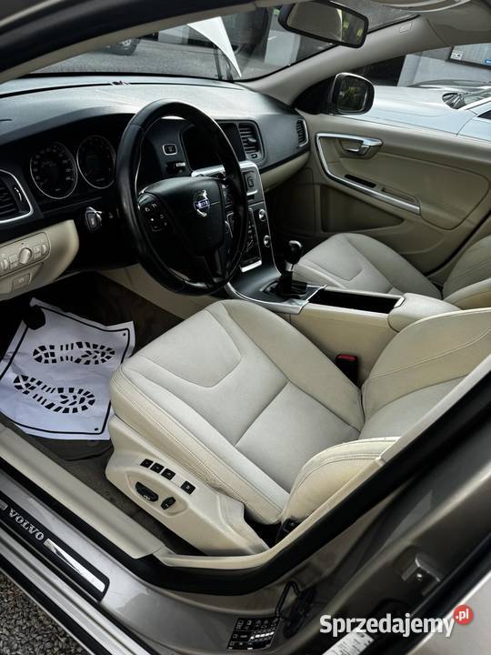 Volvo V60 2011 D2 16 diesel Lubaczów sprzedam