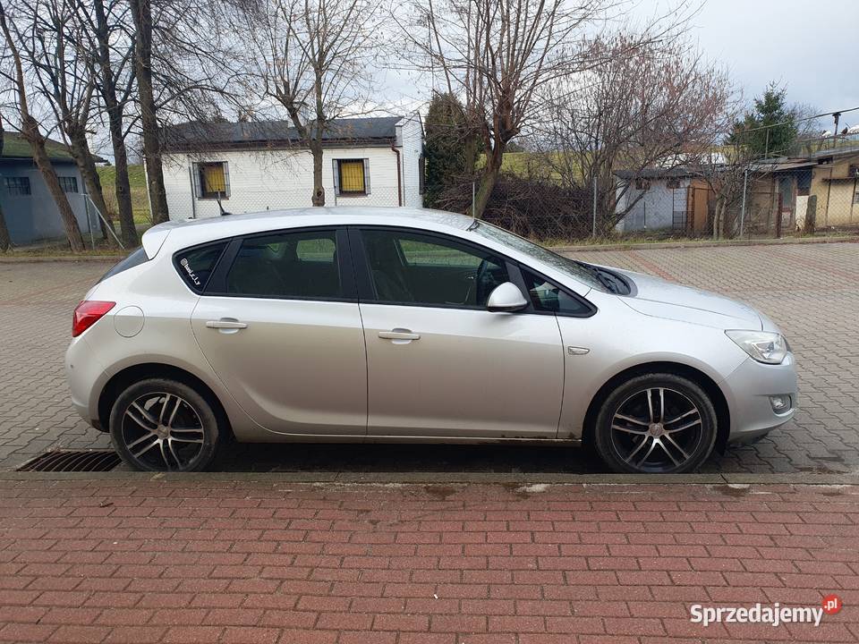 Opel Astra J z silnikiem 14T 120 5d uszkodzony dolnośląskie Wrocław