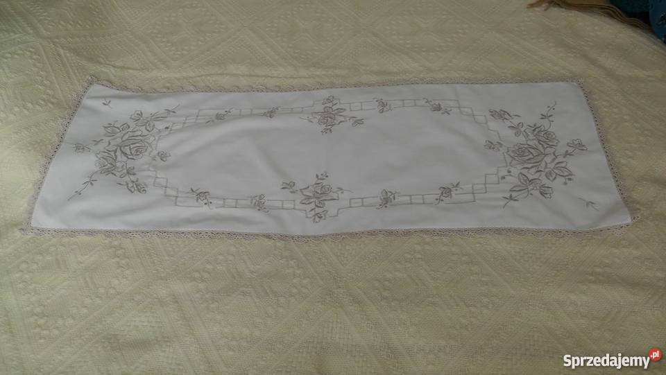 serwetka serweta bieżnik bogaty haft w kwiatowe Gdańsk