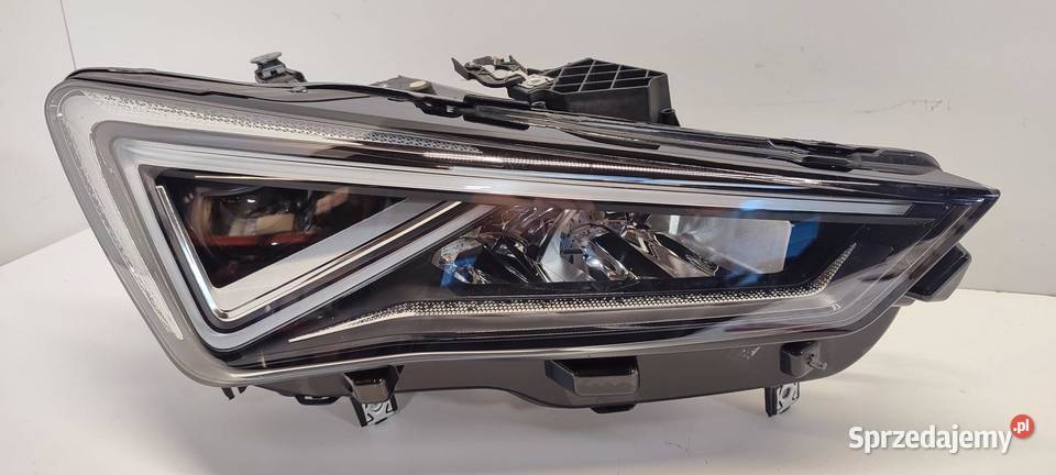 CUPRA FORMENTOR LAMPA PRAWY PRZÓD RHD 5FH941008F Lampy przeciwmgielne
