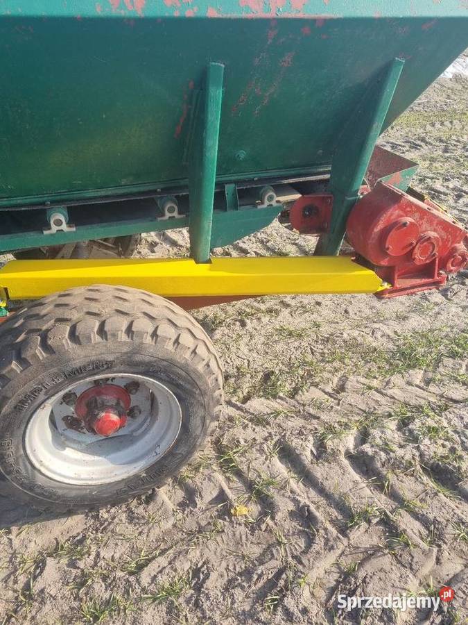 Rozsiewacz wapna rcw3 Rozsiewacze nawozów Rychtal