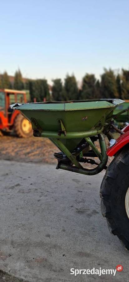 Rozsiewacz nawozu dwu talerzowy Amazone E 602 Sieradz