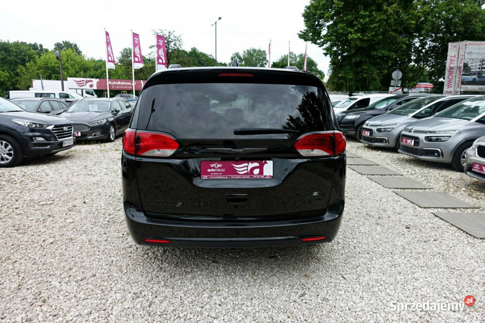 Chrysler Pacifica prywatna Pełna Limited S Warszawa
