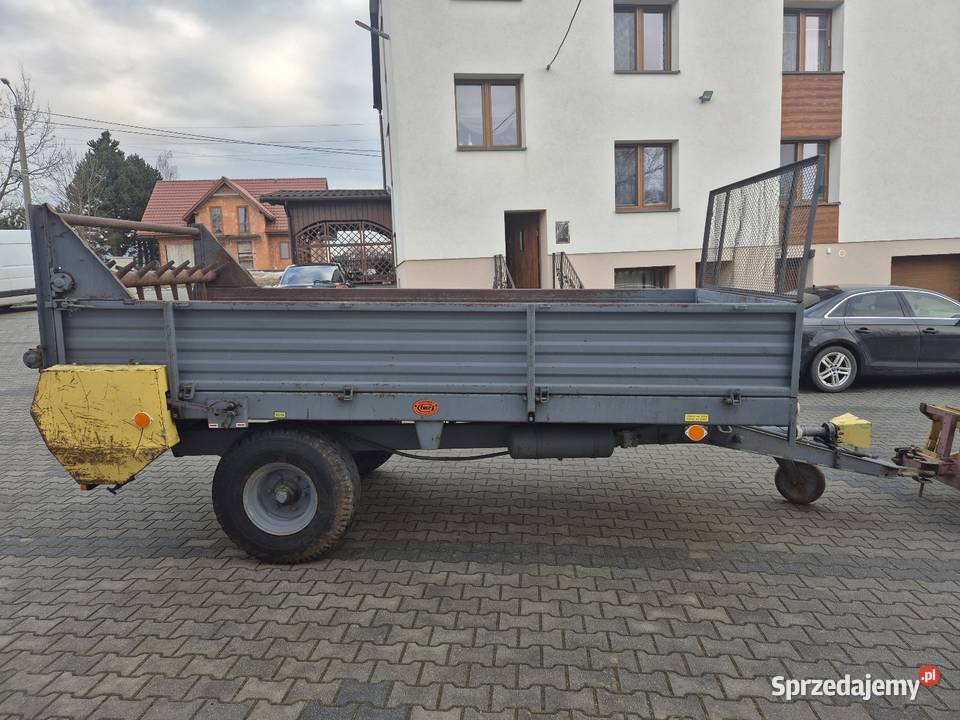 Rozrzutnik Obornika jednoosiowy Agromet Czarna Rozrzutniki obornika