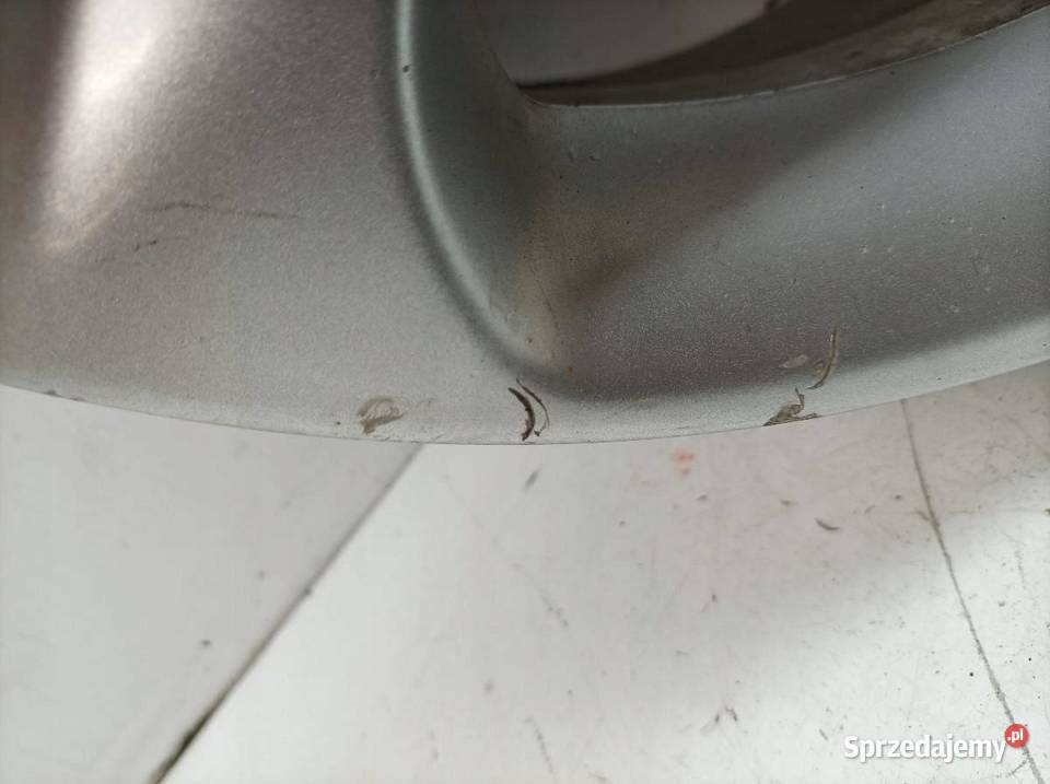 FELGA ALUMINIOWA R18 4X108 ET29 OC64 75J18 CH429