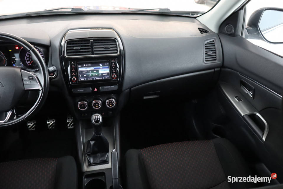 Mitsubishi ASX 16 MIVEC gniazdo USB