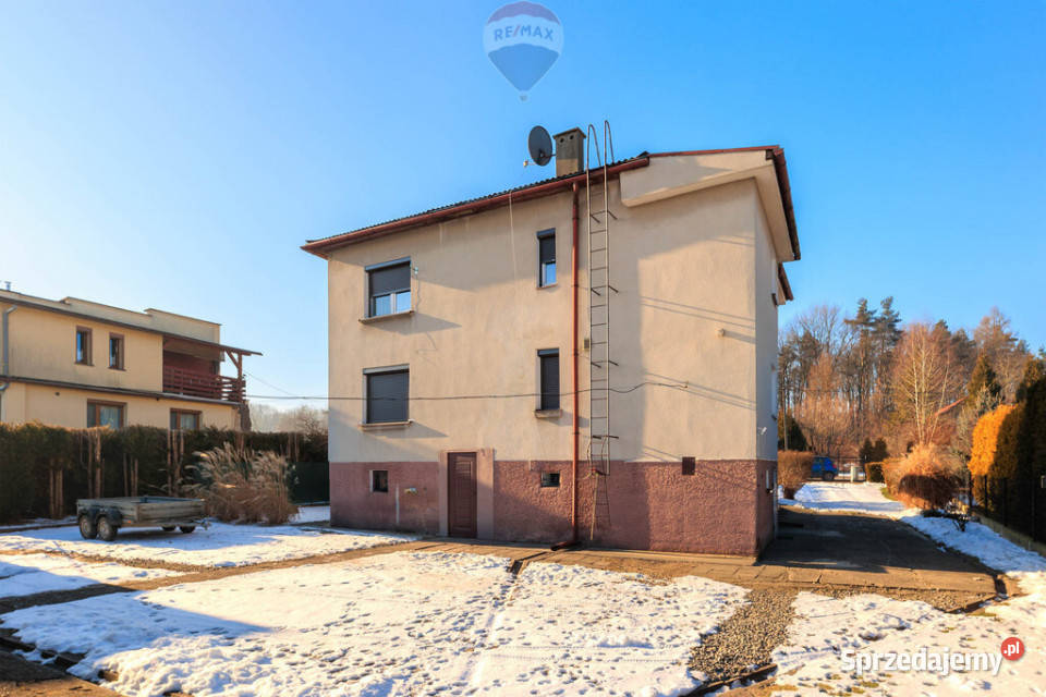 Dom z 2 mieszkaniami garaże duży teren 120m2 Kobiernice sprzedam