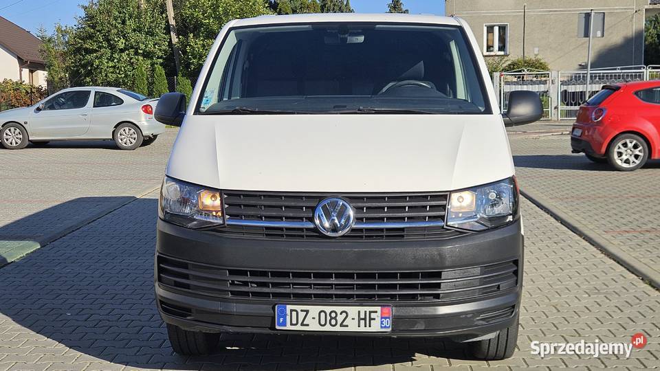 Volkswagen Transporter 20 TDI 140 DSG NAVI Rok produkcji 2016 Szarów