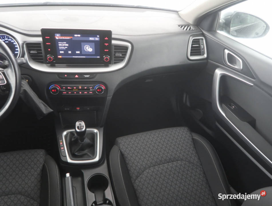 Kia Ceed 10 TGDI czujnik parkowania