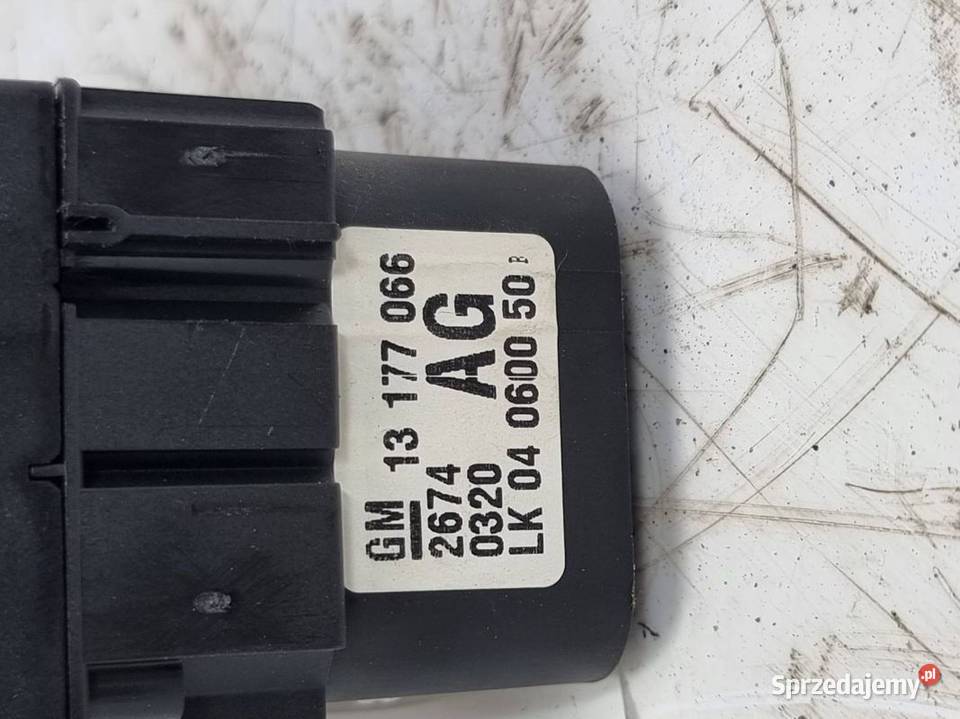 WŁĄCZNIK ŚWIATEŁ OPEL VECTRA C 13177066