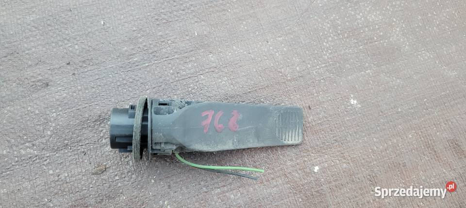 NISSAN QASHQAI J11 GNIAZDO ŻARÓWKI śląskie Ruda Śląska sprzedam