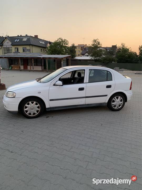 Opel Astra 14 benzyna hak długie opłaty Biłgoraj