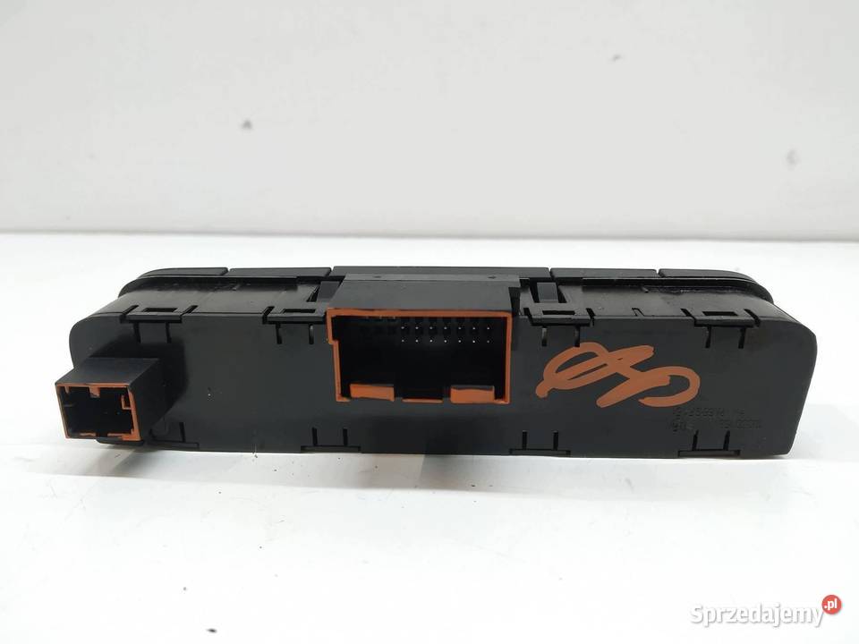 PRZEŁĄCZNIK AWARYJNYCH 6J0927137C VW Volkswagen Panele sterowania, przełączniki sprzedam