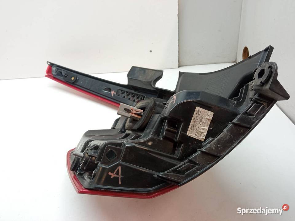 LAMPA TYŁ PRAWA EUROPA 31467841 Volvo XC 90 II