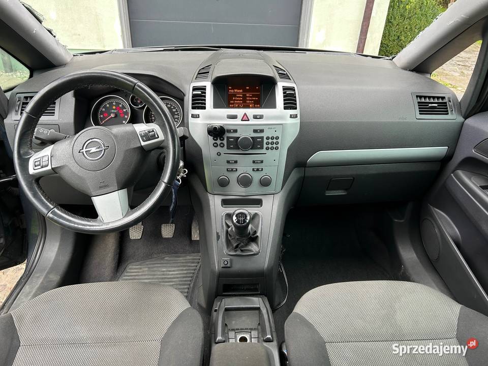 Opel Zafira na części odbudowy uszkodzony Rajcza