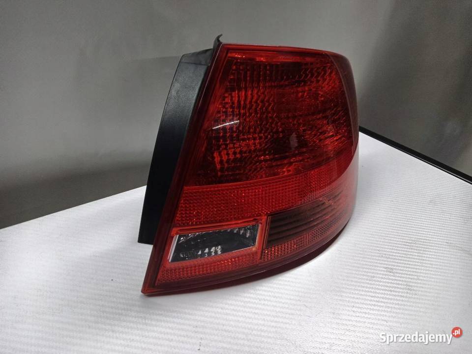 LAMPA TYŁ TYLNA PRAWA AUDI A4 B7 KOMBI 8E945096E Lampy przednie wielkopolskie