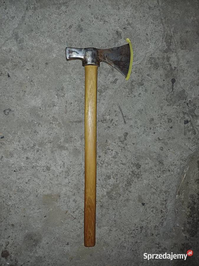 Toporek ciesielski stary Burzenin
