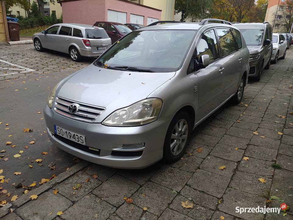 Toyota Avesnes Verso Avensis Verso