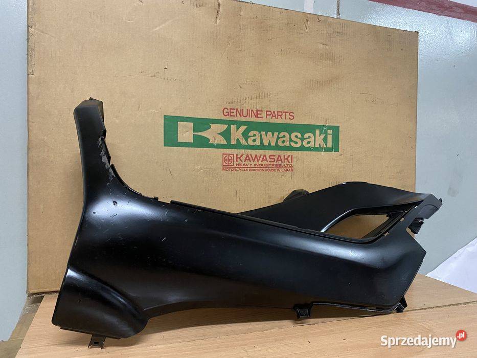 Piaggio MP3 Yourban 300 Podłoga Płoza Lewa Poznań