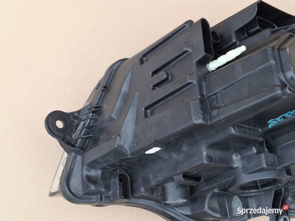 VW T61 T6 LIFT REFLEKTOR PRAWY FULL LED LAMPA Bieleń