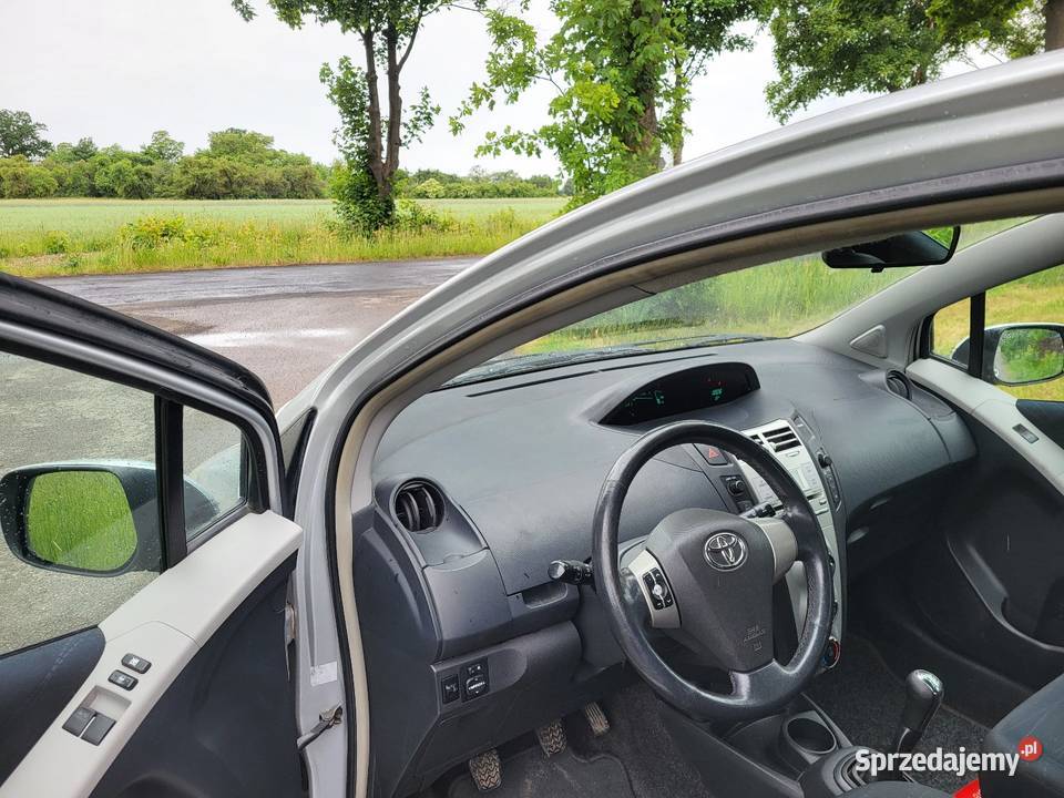 Toyota Yaris II z Belgii 13 benz 2006r 191000km kujawsko-pomorskie Kowal