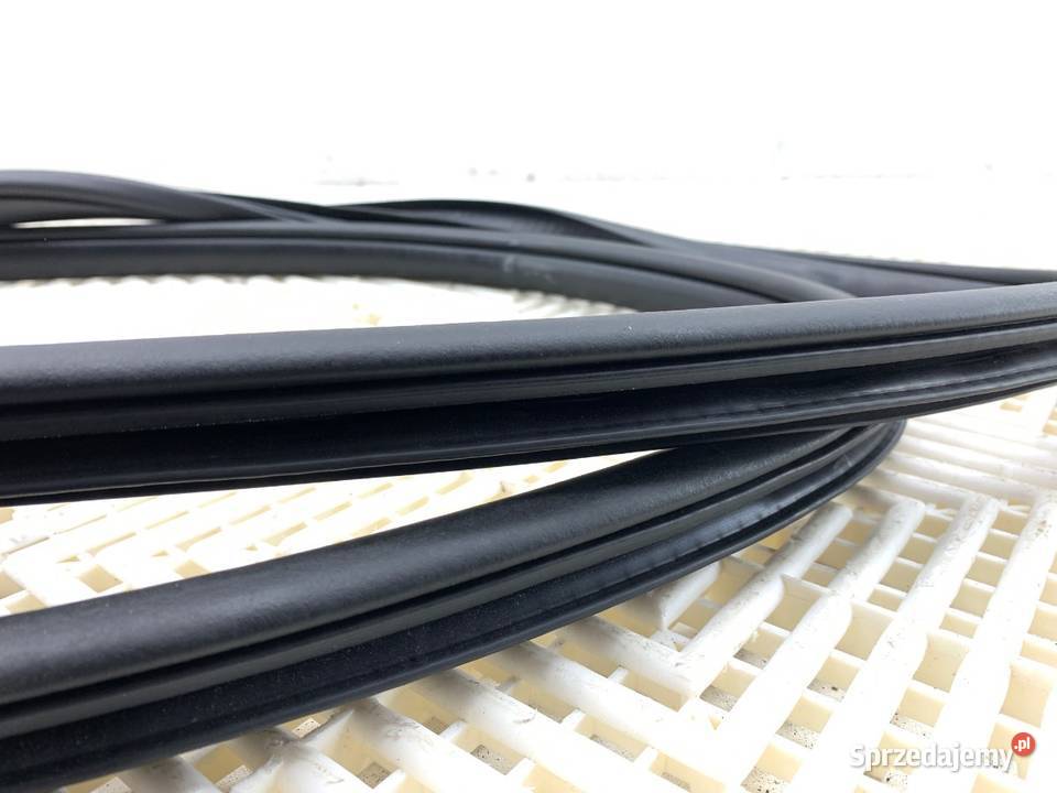 USZCZELKA DRZWI TYŁ PRAWY JEEP GRAND CHEROKEE WK