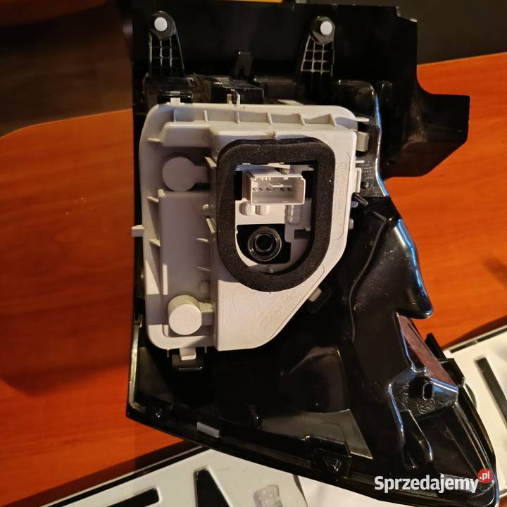 VW TRoc I Lampa lewy tył podkarpackie Baranów Sandomierski