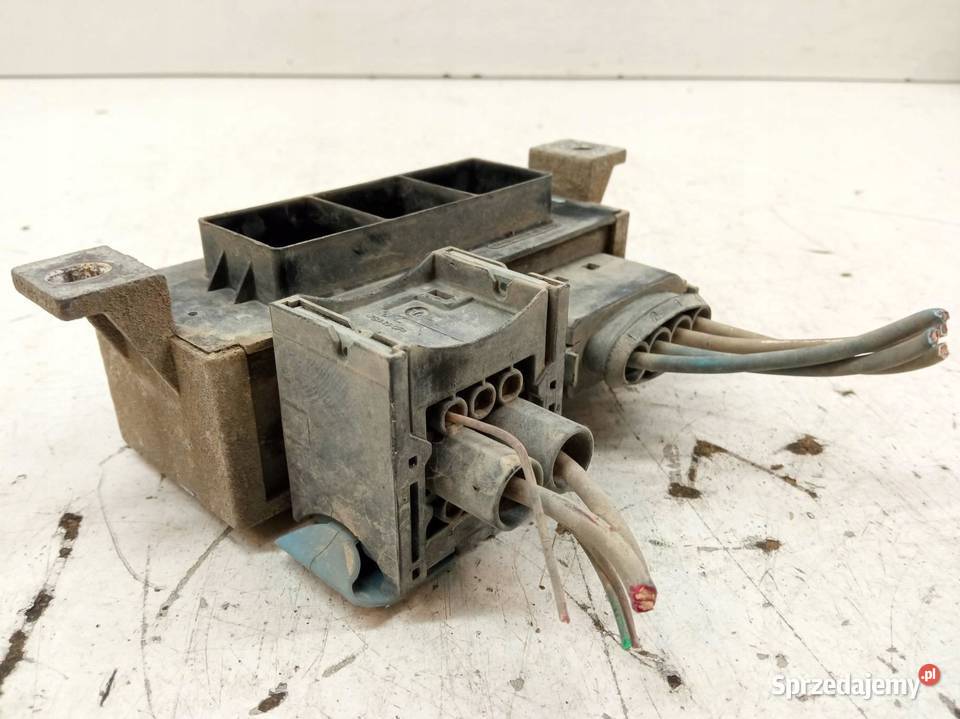 PRZEKAŹNIK ŚWIEC ŻAROWYCH 8200558438 Renault