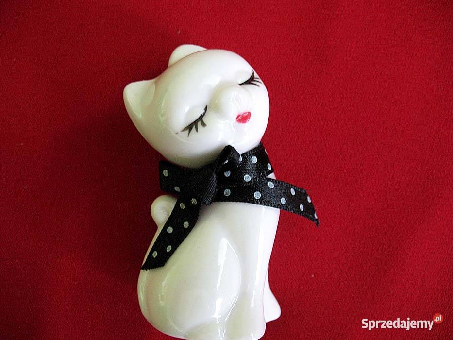 Kot biały mały kotek porcelana 6 x 4 x 3 Siedlce