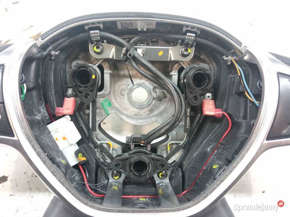 KIEROWNICA MULTIFUNKCJA 484007487R Dacia Duster