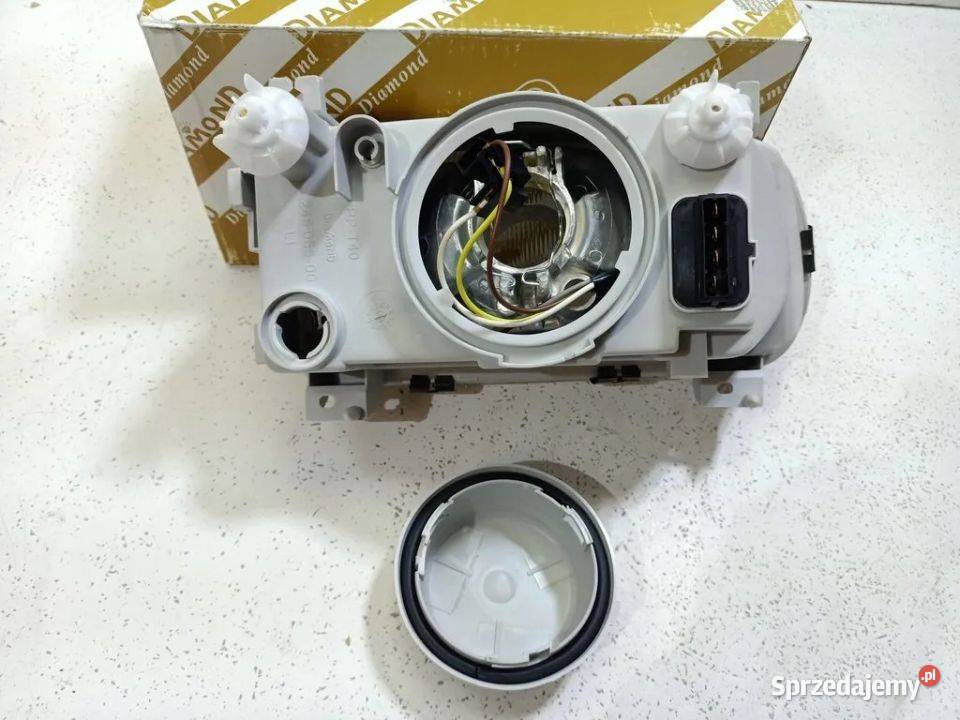 Skoda Felicia I 199497 REFLEKTOR LAMPA PRZÓD osobowe Skarżysko-Kamienna