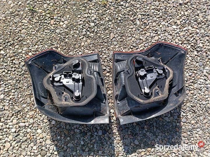 Lampa tył tylna prawa lewa komplet Toyota Niwka