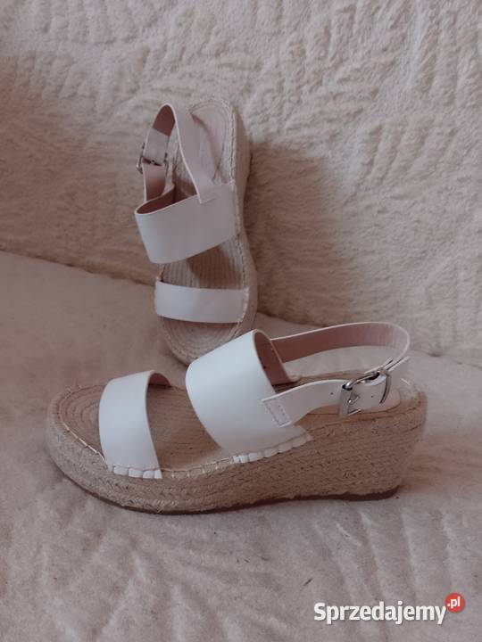 39 ASOS Białe sandałki na koturnie z Londynu 25.4cm