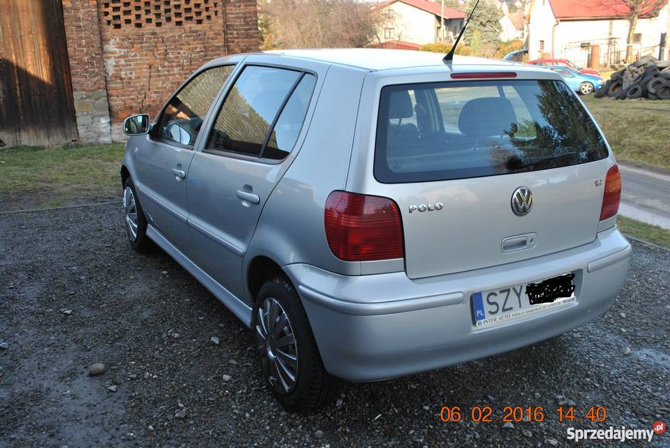 VV Polo 14 benzyna srebrny 2000 benzyna