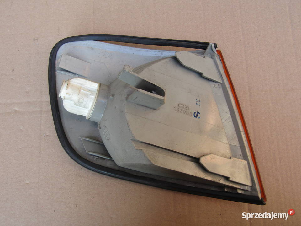 KIERUNKOWSKAZ LEWY AUDI 100 C4 137983 lewe Mysłaków