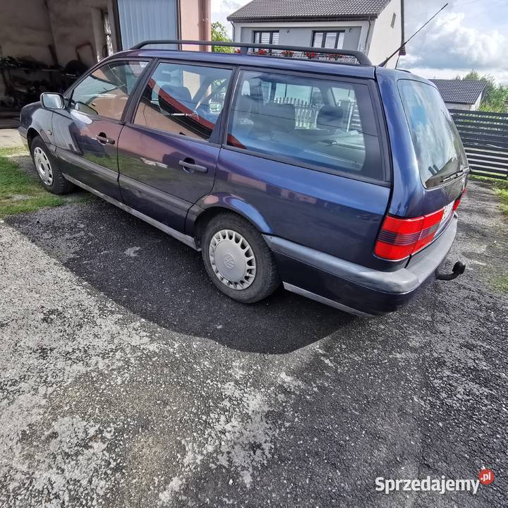 Zadbany vw passat b3 18 gaz klasyk Passat Iwaniska
