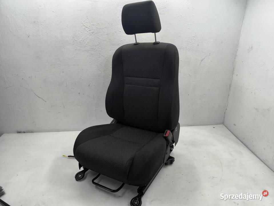 FOTEL PRAWY PRZÓD TOYOTA AVENSIS II T25 sprzedam