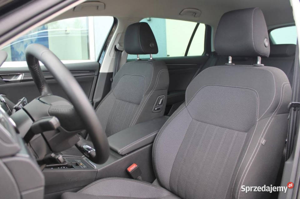 Skoda Superb 2023r niski przebieg fotel z małopolskie Kraków