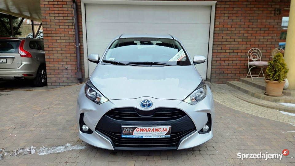 Toyota Yaris 15 Hybrid 116 COMPORT Salon I srebrny Aleksandrów Łódzki