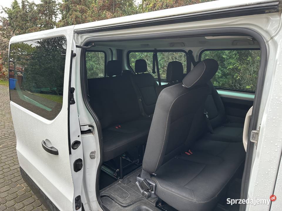 Renault Trafic III 16 diesel wersja long 9 osób Warszawa sprzedam