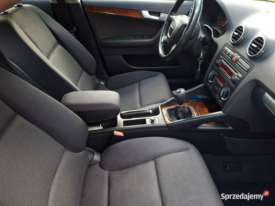 Audi A3 19TDi czarny 5DRZWI stan KLIMA alufelgi