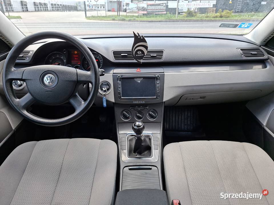 Volkswagen Passat B6 16 benzyna Sedan stan Rok produkcji 2005 Bydgoszcz sprzedam