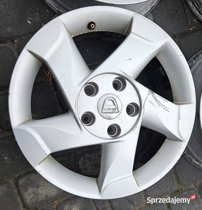 Felgi Aluminiowe Dacia Duster 16 65 x16 ET 50 Opony i felgi Grodków