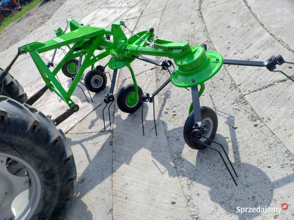 Przestrząsarka firmy Deutz Fahr 4 m Brzostek