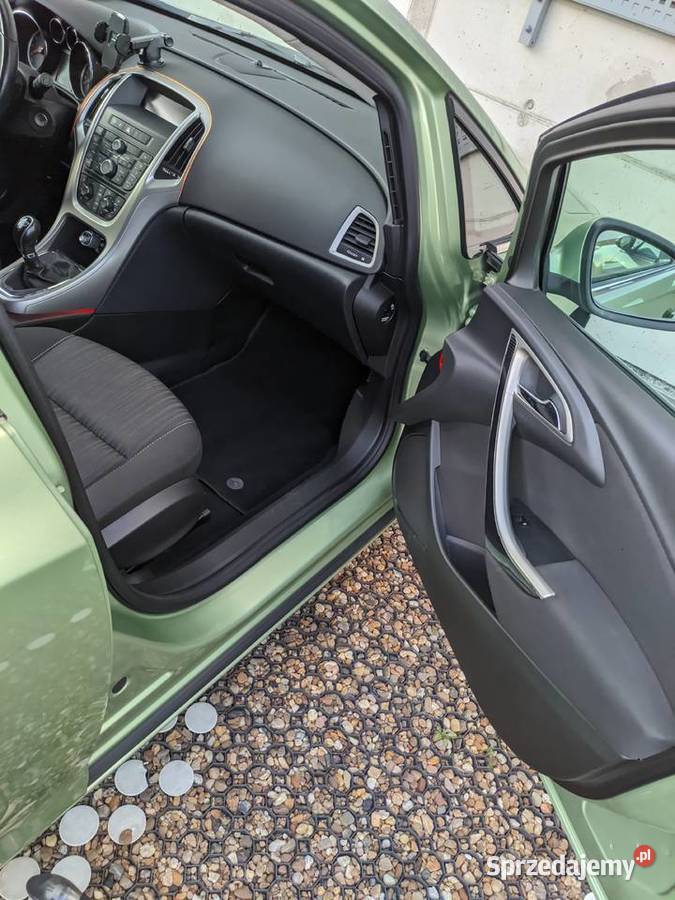 Opel Astra J 2011 benzyna 14 100 184000 dolnośląskie Wrocław