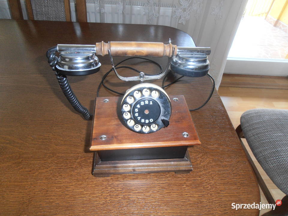 Stary telefon przewodowy