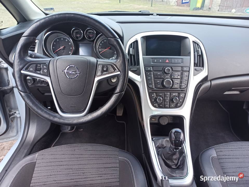 Opel Astra J 14 Oryginalny lakier Zadbana 156000km Bełchatów